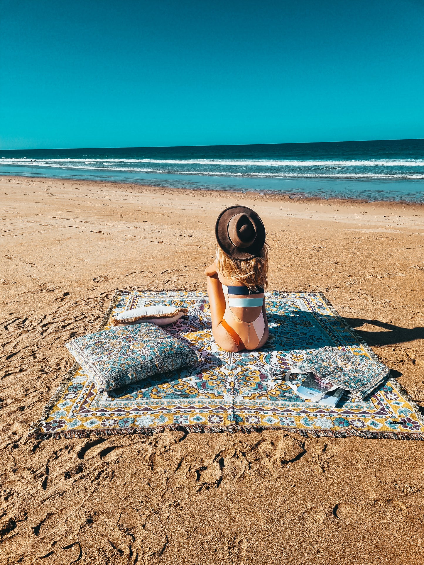 Every Little Thing' Woven Picnic Rug / Throw