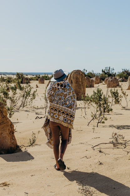 Every Little Thing' Woven Picnic Rug / Throw