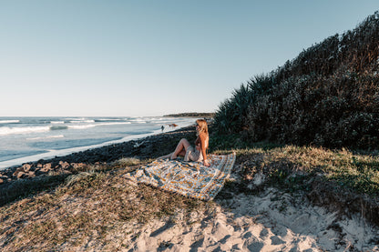 Every Little Thing' Woven Picnic Rug / Throw