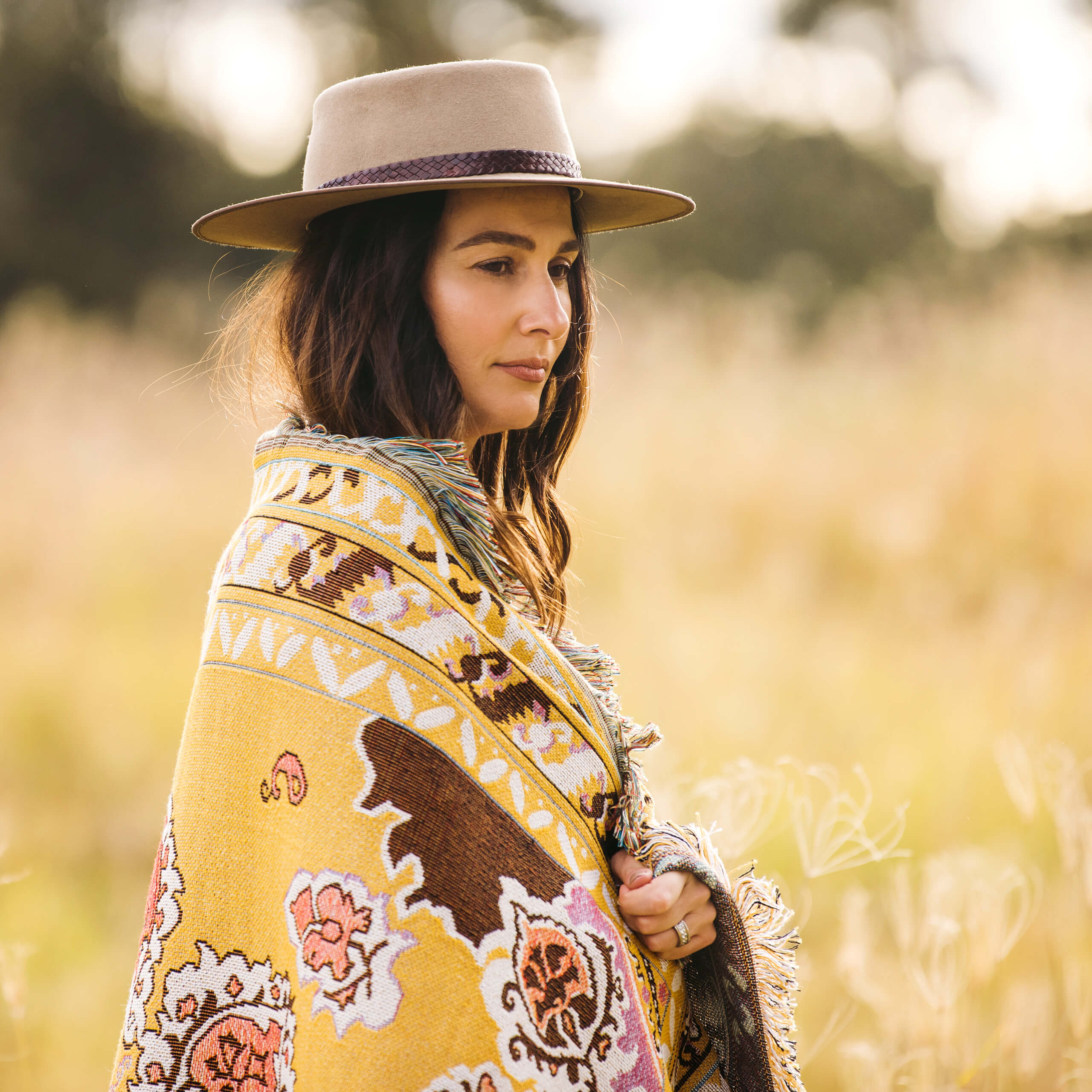 Here Comes The Sun' Woven Cotton Throw Rug Picnic Blanket – Hendeer